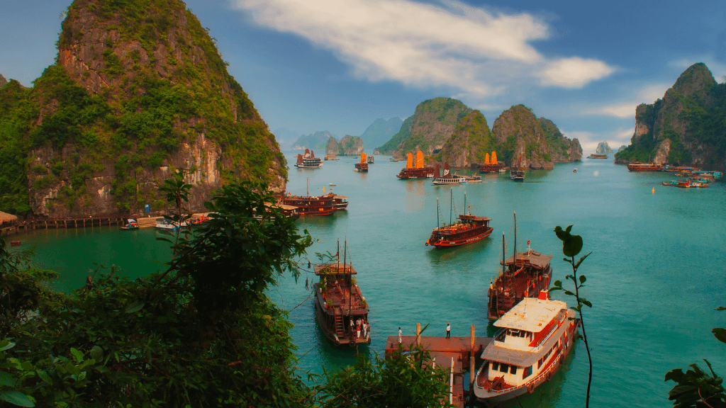 Icons of Vietnam | 12/15 Days of Old Towns, Epic Views & Street Eats