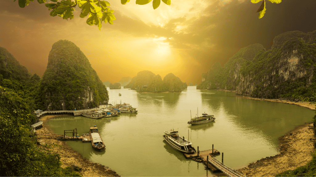 Icons of Vietnam | 12/15 Days of Old Towns, Epic Views & Street Eats
