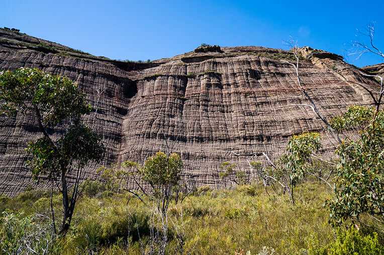 Striking sandstone cliffs in the northern Grampians, showcasing rugged natural beauty in the outdoors.