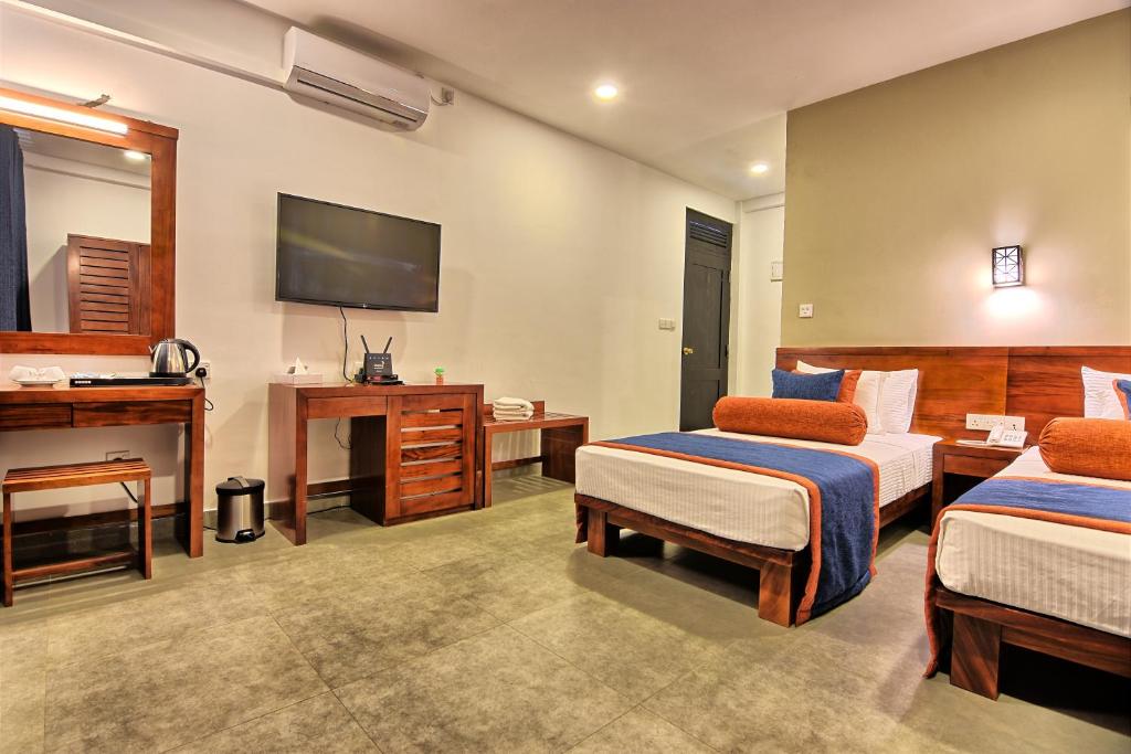 Icons of Sri Lanka | 12-Days of Spice Gardens, Emerald Hills & Tropic Coasts