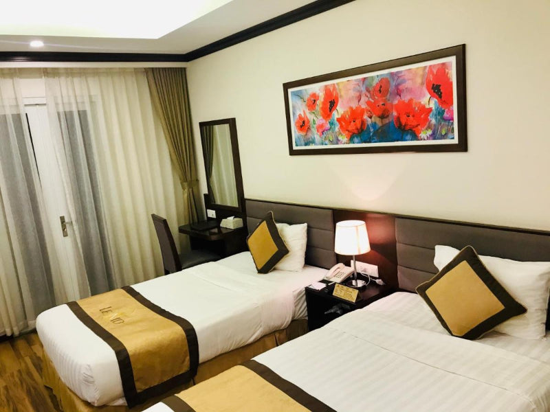 Icons of Vietnam | 12/15 Days of Old Towns, Epic Views & Street Eats