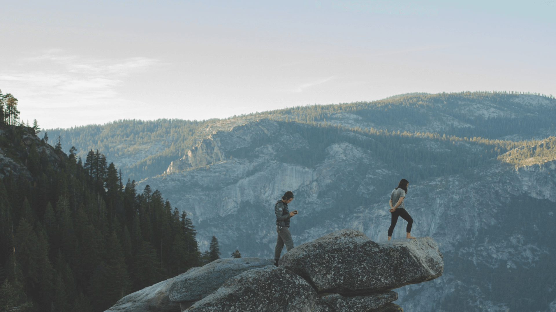 The 5 Types of People You Should Avoid While Travelling