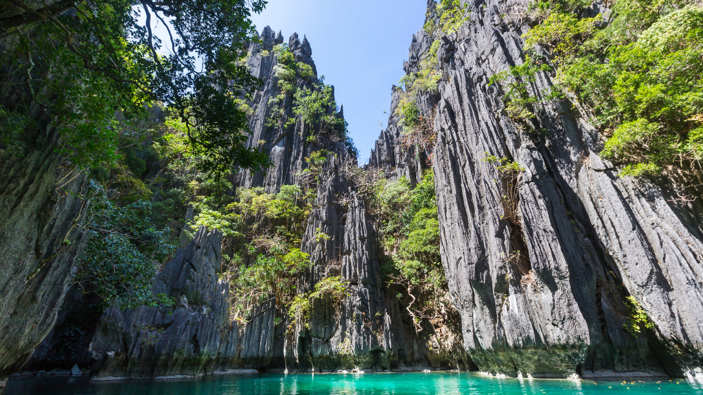 Unlock Philippines Paradise: 7-10 Days from Manila to Palawan Caves & Bays