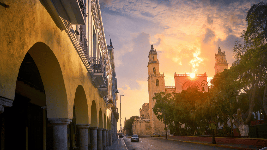 Maya Heartlands: 12 or 22 Days of Ruins, Rainforest & Reefs | Antigua → Playa del Carmen