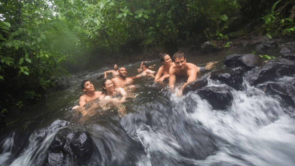 Costa Rica Pura Vida: Volcanoes, Cloud Forests & Wild Coasts | San José → San José (9/16 Days)
