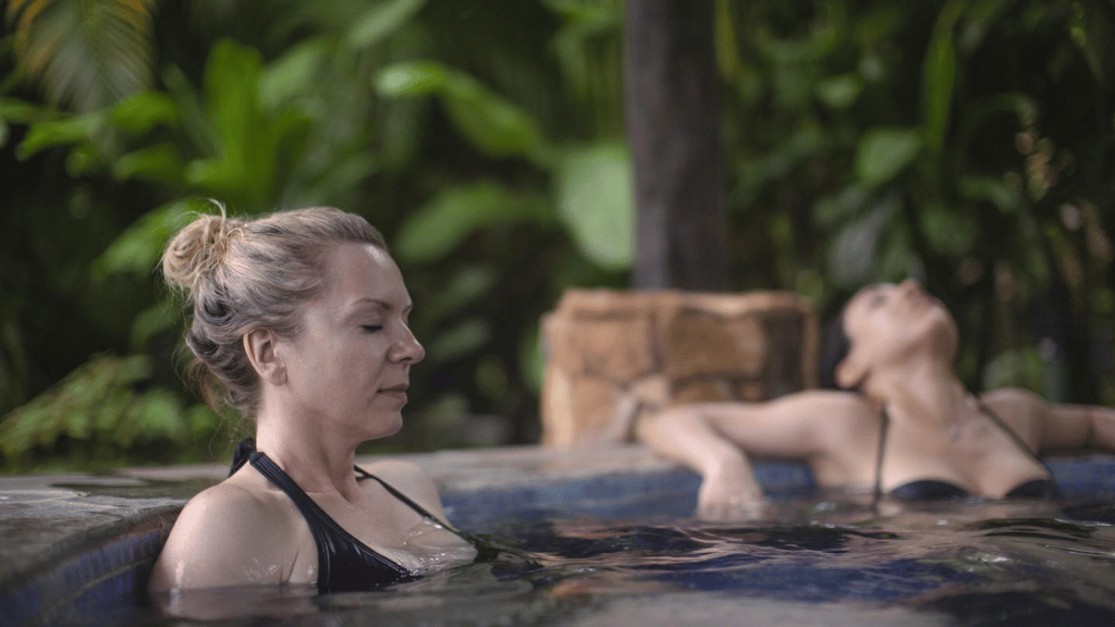 Costa Rica Pura Vida: Volcanoes, Cloud Forests & Wild Coasts | San José → San José (9/16 Days)