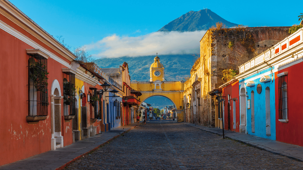 Maya Heartlands: 12 or 22 Days of Ruins, Rainforest & Reefs | Antigua → Playa del Carmen