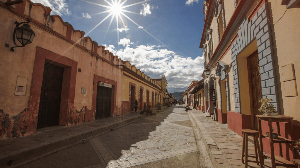 Maya Heartlands: 12 or 22 Days of Ruins, Rainforest & Reefs | Antigua → Playa del Carmen
