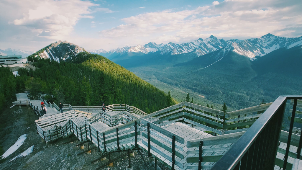 The Rockies 8-Day Turquoise Corridor | Banff, Jasper, Whistler & the Okanagan — Vancouver ⇄ Calgary