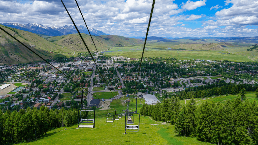 Geysers & Grizzlies | Yellowstone & Grand Teton — 6-Day Jackson Loop