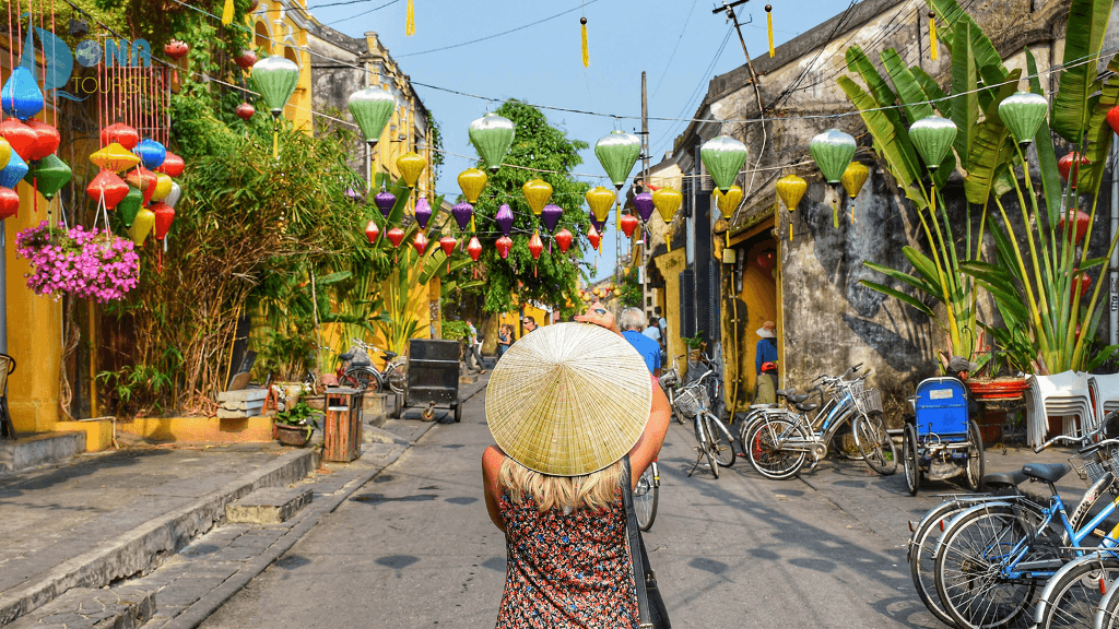 Icons of Vietnam | 12/15 Days of Old Towns, Epic Views & Street Eats