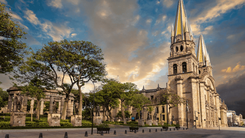 Colonial Streets to Coral Seas | 14 or 22-Day Mexican Mayan Adventure