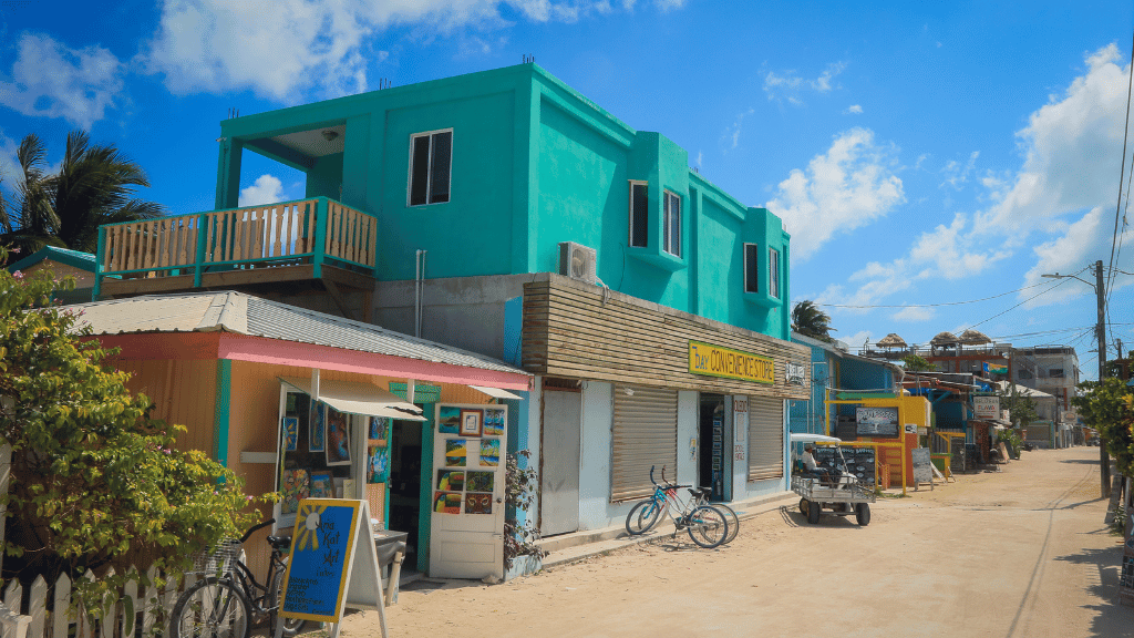 Maya Heartlands: 12 or 22 Days of Ruins, Rainforest & Reefs | Antigua → Playa del Carmen