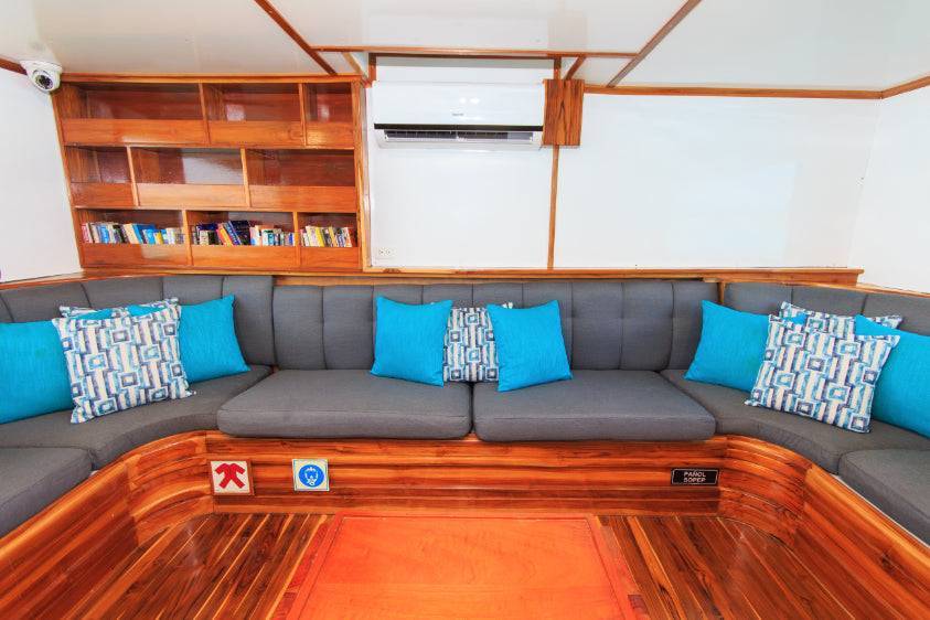 Galápagos Small Ship Voyage | 8/10 Days East to Western Islands