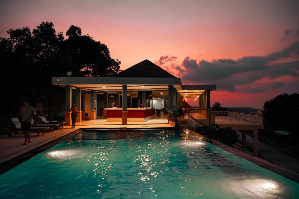 Icons of Bali | 12 Days of Surf, Temples & Turtles