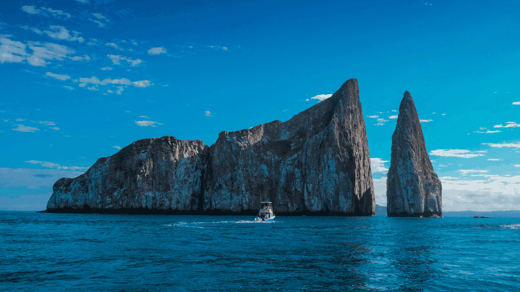 Small Ship Galápagos | 7/10 or 17-Days Island-Hoping Expedition