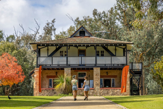 Perth Coral Coast Discovery: Lobster, Lavender & Pinnacles Day Tour