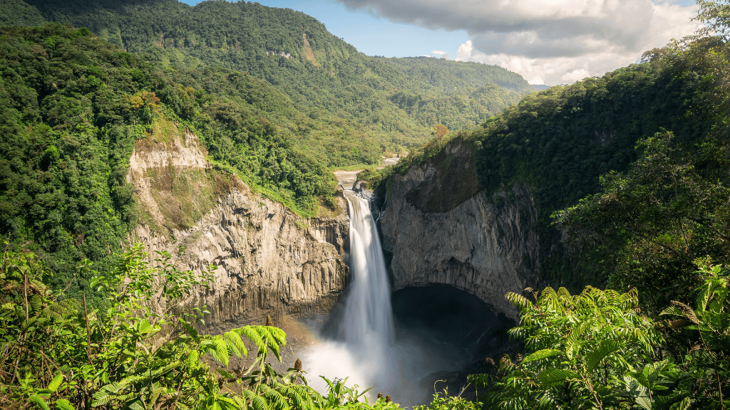 Coasts to Coffee: 27 - Day Costa Rica to Colombia Cultural Odyssey - Zero Trace Tours