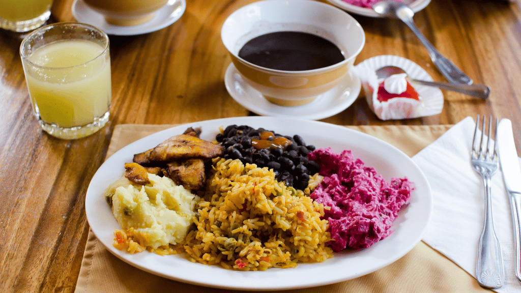 Costa Rica Pura Vida: Volcanoes, Cloud Forests & Wild Coasts | San José → San José (9/16 Days) - Zero Trace Tours