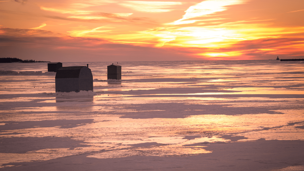 Epic Northern Québec Escape: 7 - Day Fjords, Trails & Cozy Lodge (Summer/Winter) - Zero Trace Tours