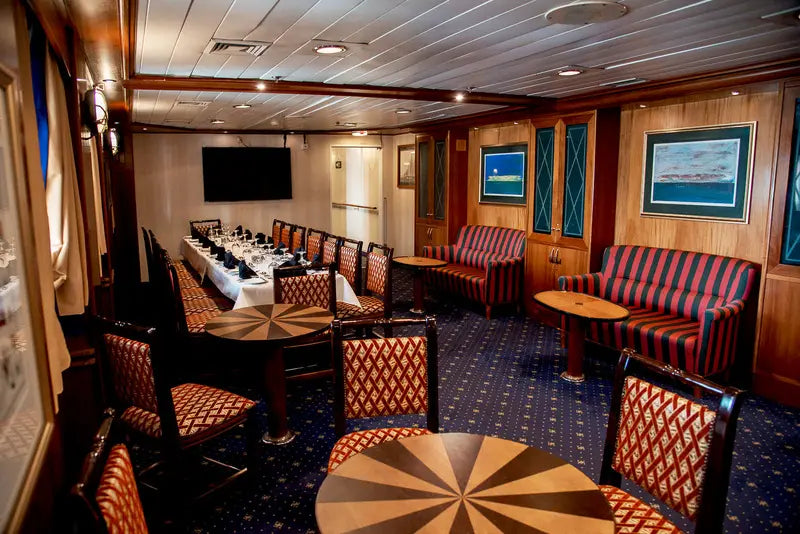 Edge of the Earth: Antarctica by Expedition Ship | 11-Days Ushuaia Roundtrip