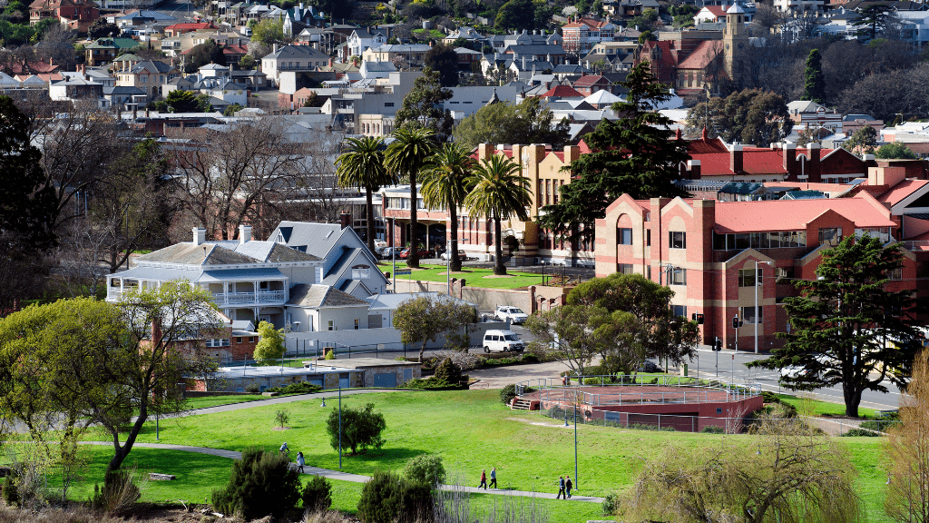 Fiery Bays & Pristine Shores: 4 - Day Bay of Fires Guided Walk - Zero Trace Tours