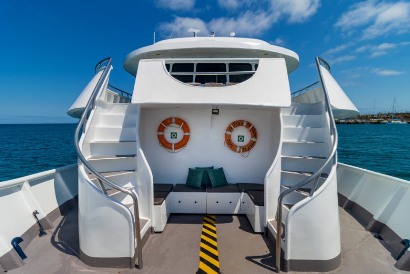 Galápagos Small - Ship Expedition: 7/10/17 - Day Island - Hopping Wonders - Zero Trace Tours