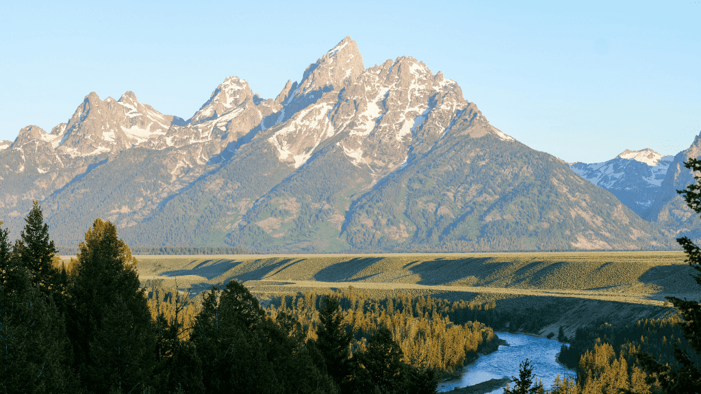 Geysers & Grizzlies: 6 - Day Yellowstone to Grand Teton Loop - Zero Trace Tours