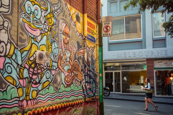 Iconic Aussie Traverse (10–23 Days) | Urban Icons, Uluru Sunsets & Whitsunday Sails - Zero Trace Tours