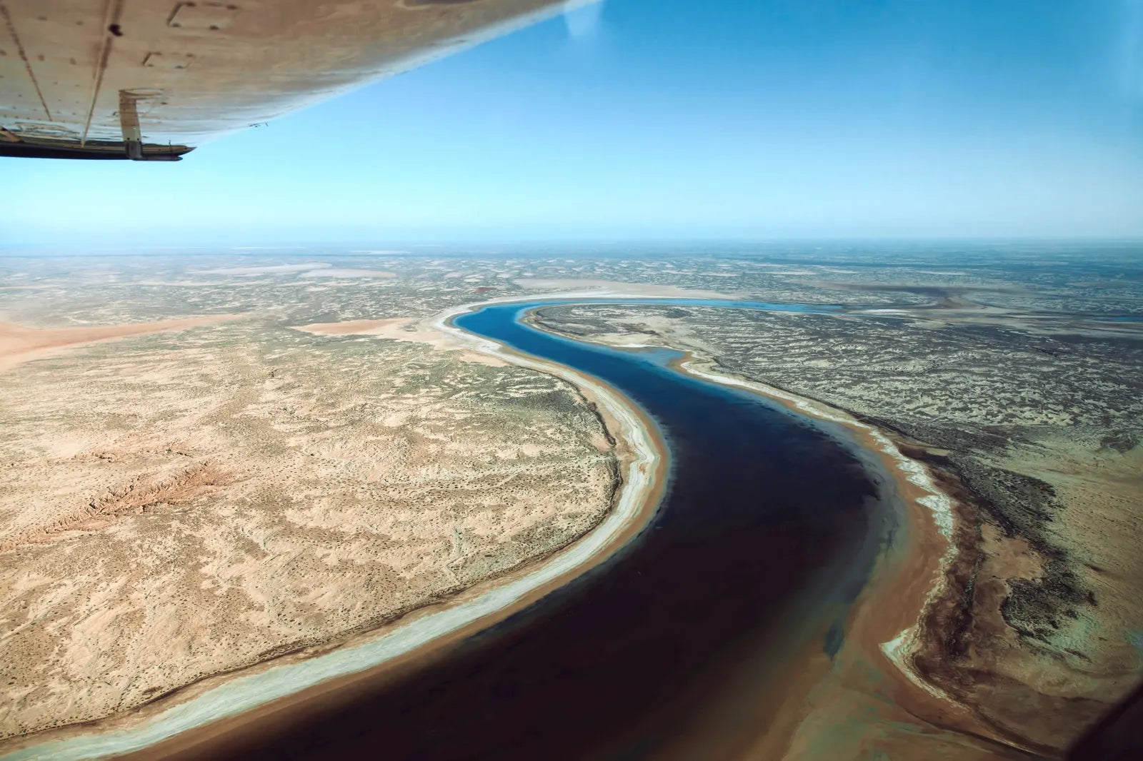 4 Day Lake Eyre & Flinders Ranges Outback Eco Tour from Adelaide | Scenic Flight & Wildlife