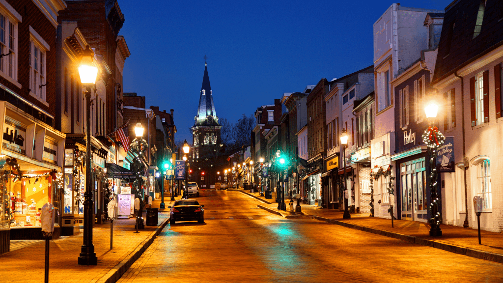 Newfoundland's Dramatic Coasts: 8 or 18 - Day Culture & Cliff Adventure - Zero Trace Tours