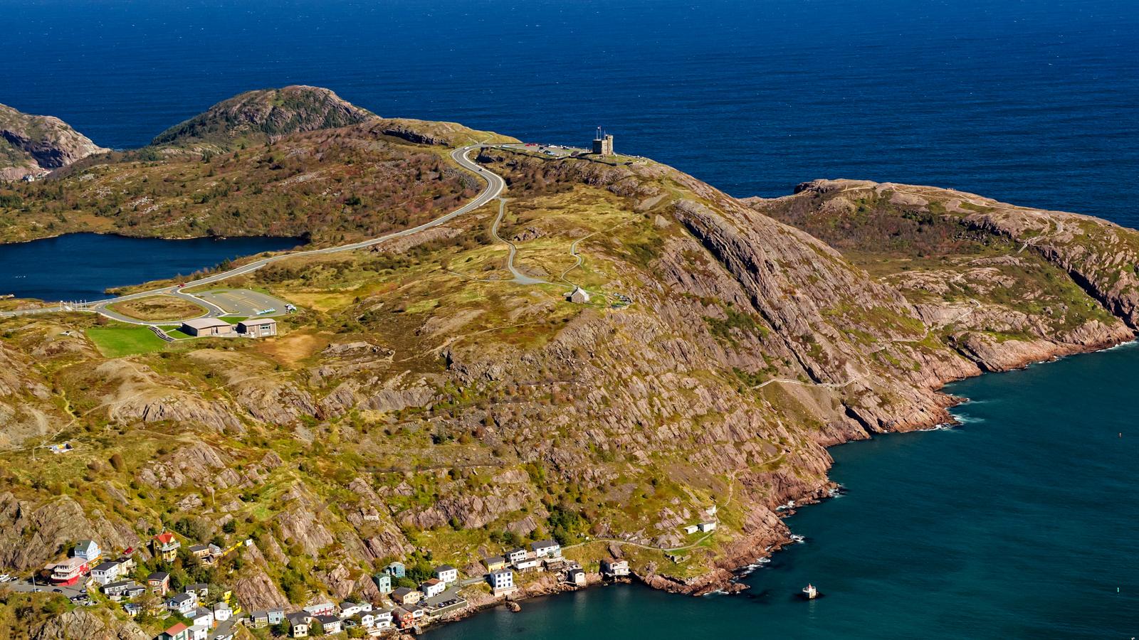 Newfoundland's Dramatic Coasts: 8 or 18 - Day Culture & Cliff Adventure - Zero Trace Tours
