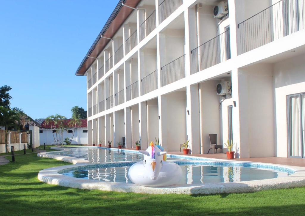 Paradise Icons of the Philippines | 10/14 or 23 Epic Days of Corals, Canopy’s an Chocolate Covered Hills - Zero Trace Tours