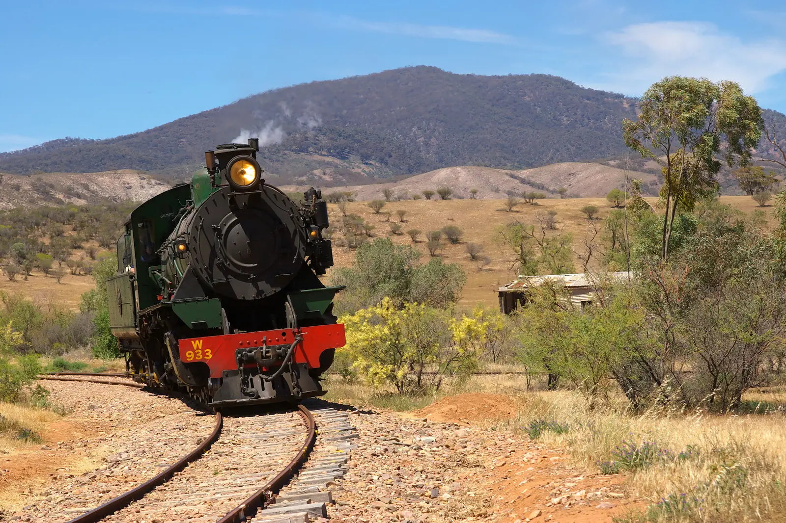 Flinders Ranges, Lake Eyre, Birdsville & Marree 5 Day Eco Tour from Adelaide | Outback Safari
