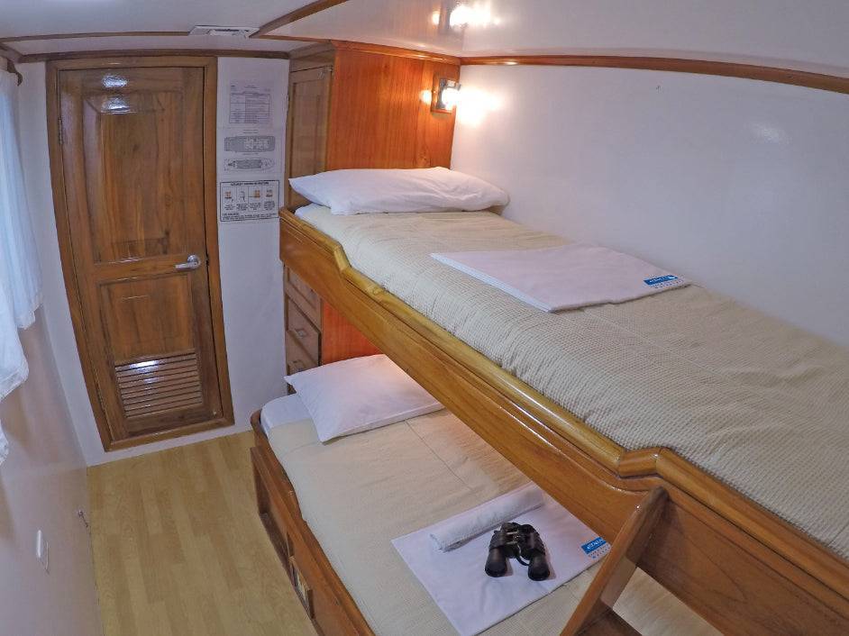 Total Galápagos Expedition: 17 - Day Small - Ship Wildlife Journey - Zero Trace Tours