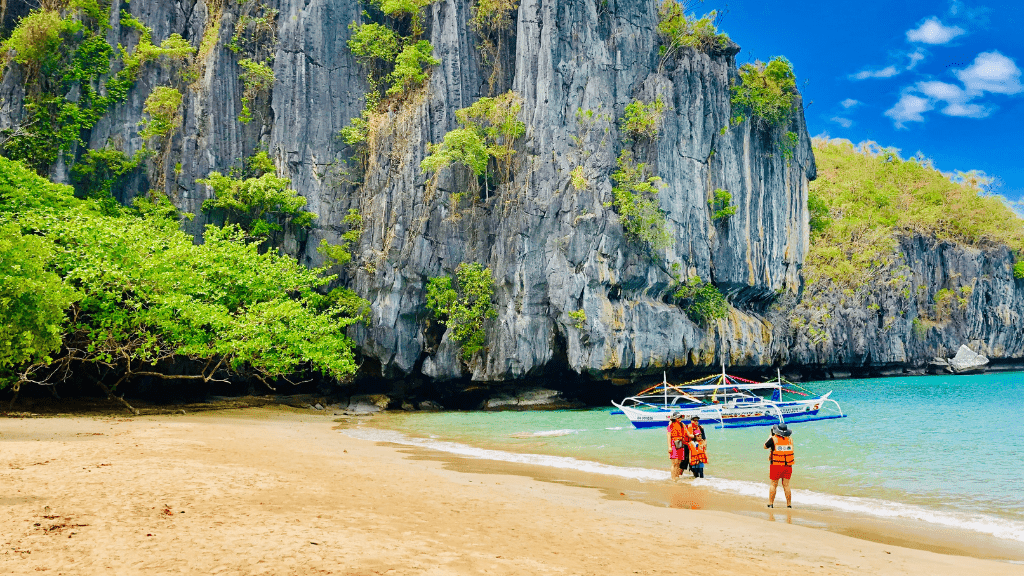 Unlock Philippines Paradise: 7 - 10 Days from Manila to Palawan Caves & Bays - Zero Trace Tours
