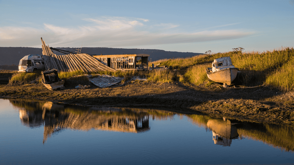 Untamed Alaskan Ridges: 14 - Day Ice Treks, Kayaks & Wild Wonders - Zero Trace Tours