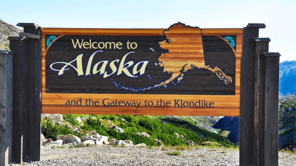 Untamed Alaskan Ridges: 14 - Day Ice Treks, Kayaks & Wild Wonders - Zero Trace Tours